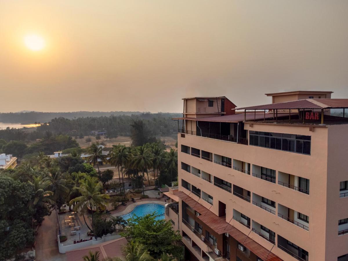 Sterling Karwar Hotel Exterior photo