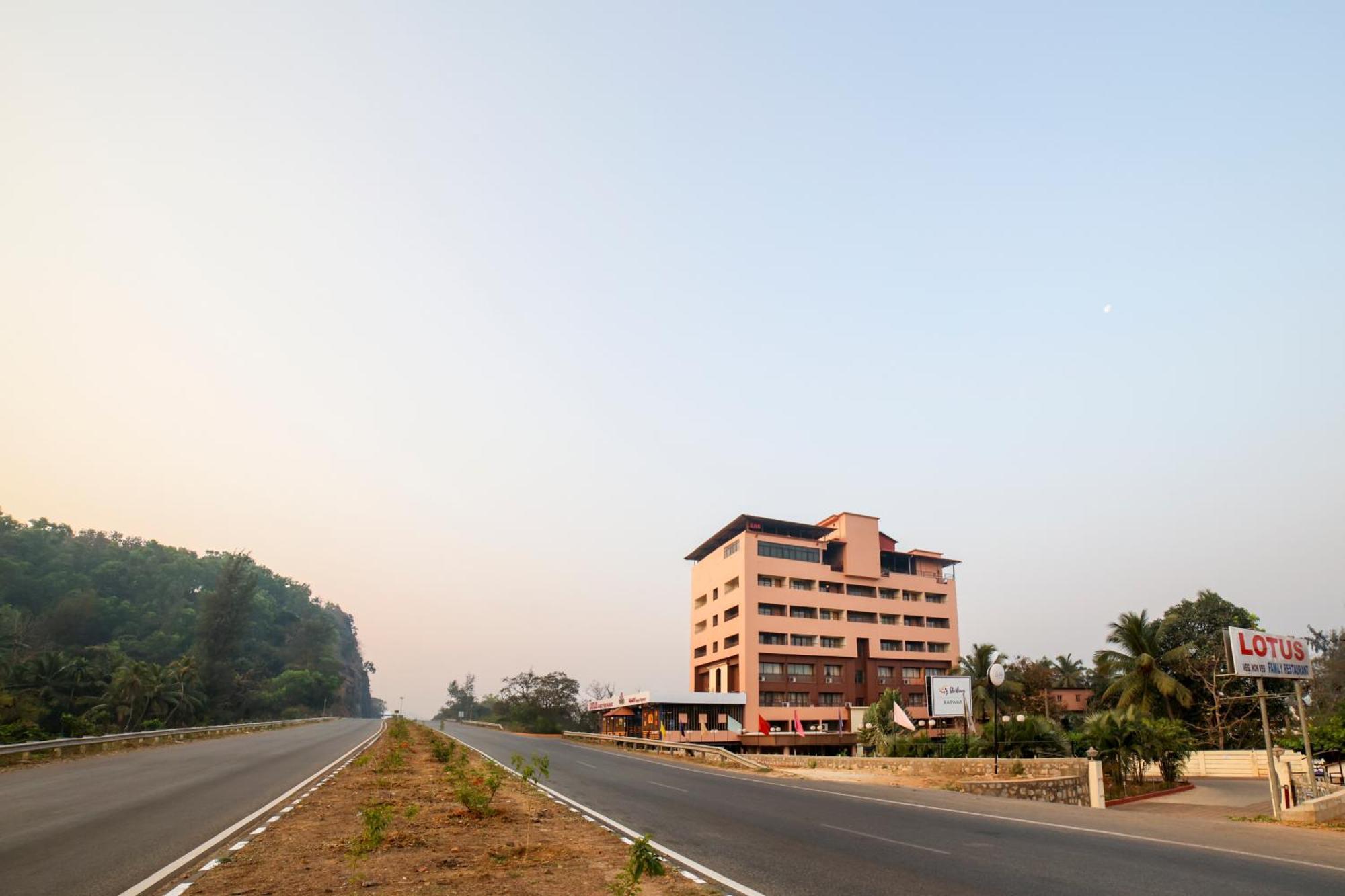 Sterling Karwar Hotel Exterior photo