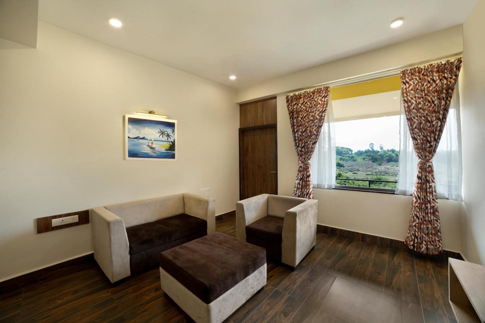 Sterling Karwar Hotel Exterior photo