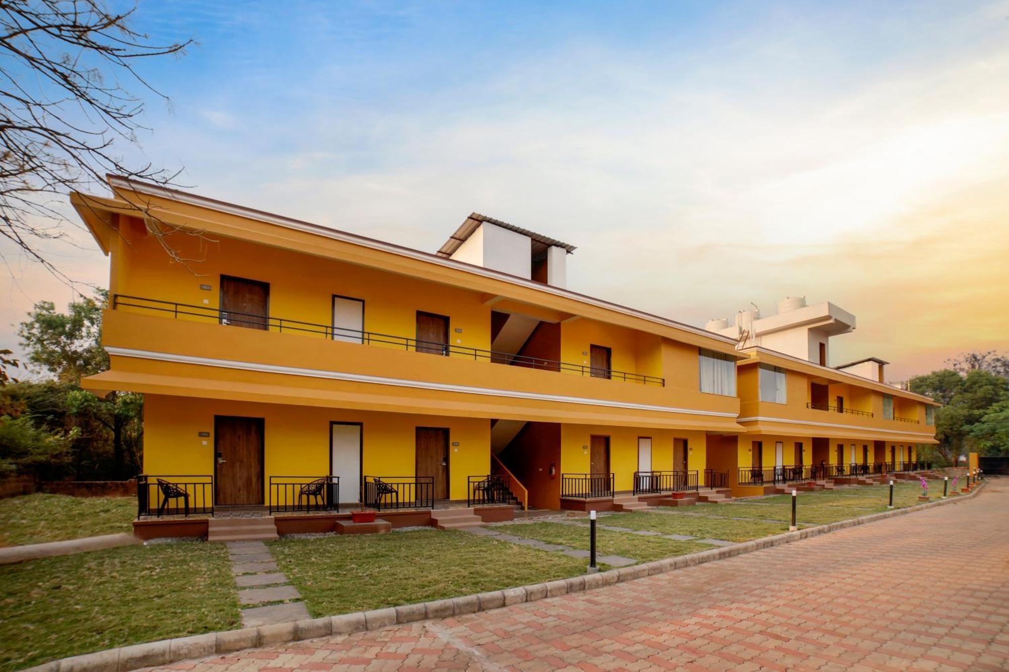 Sterling Karwar Hotel Exterior photo