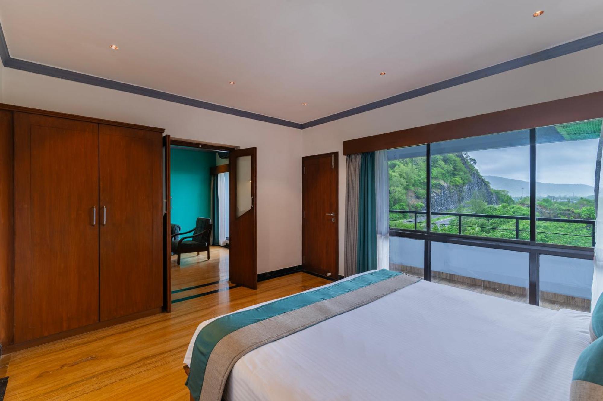 Sterling Karwar Hotel Exterior photo