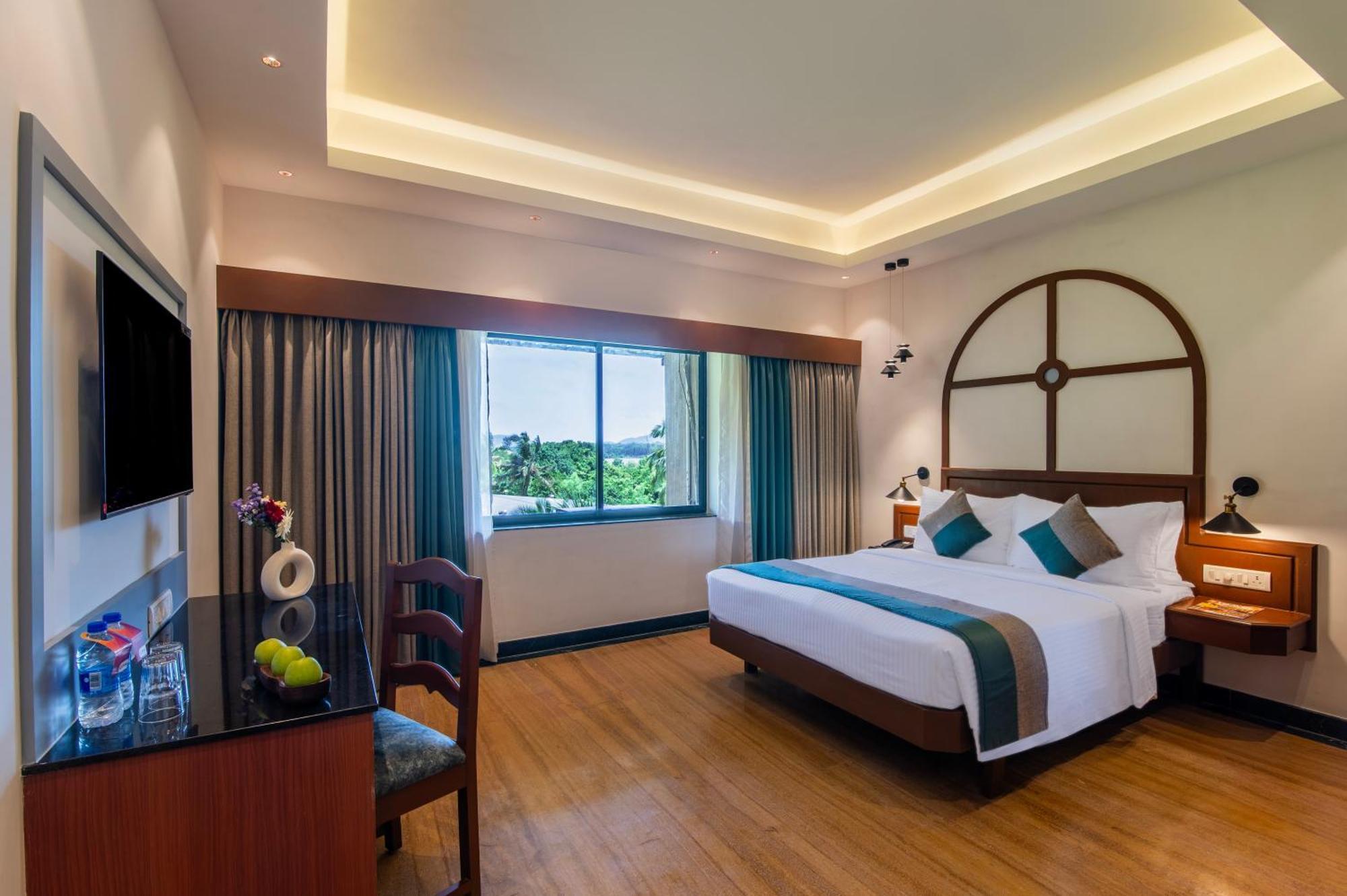 Sterling Karwar Hotel Exterior photo