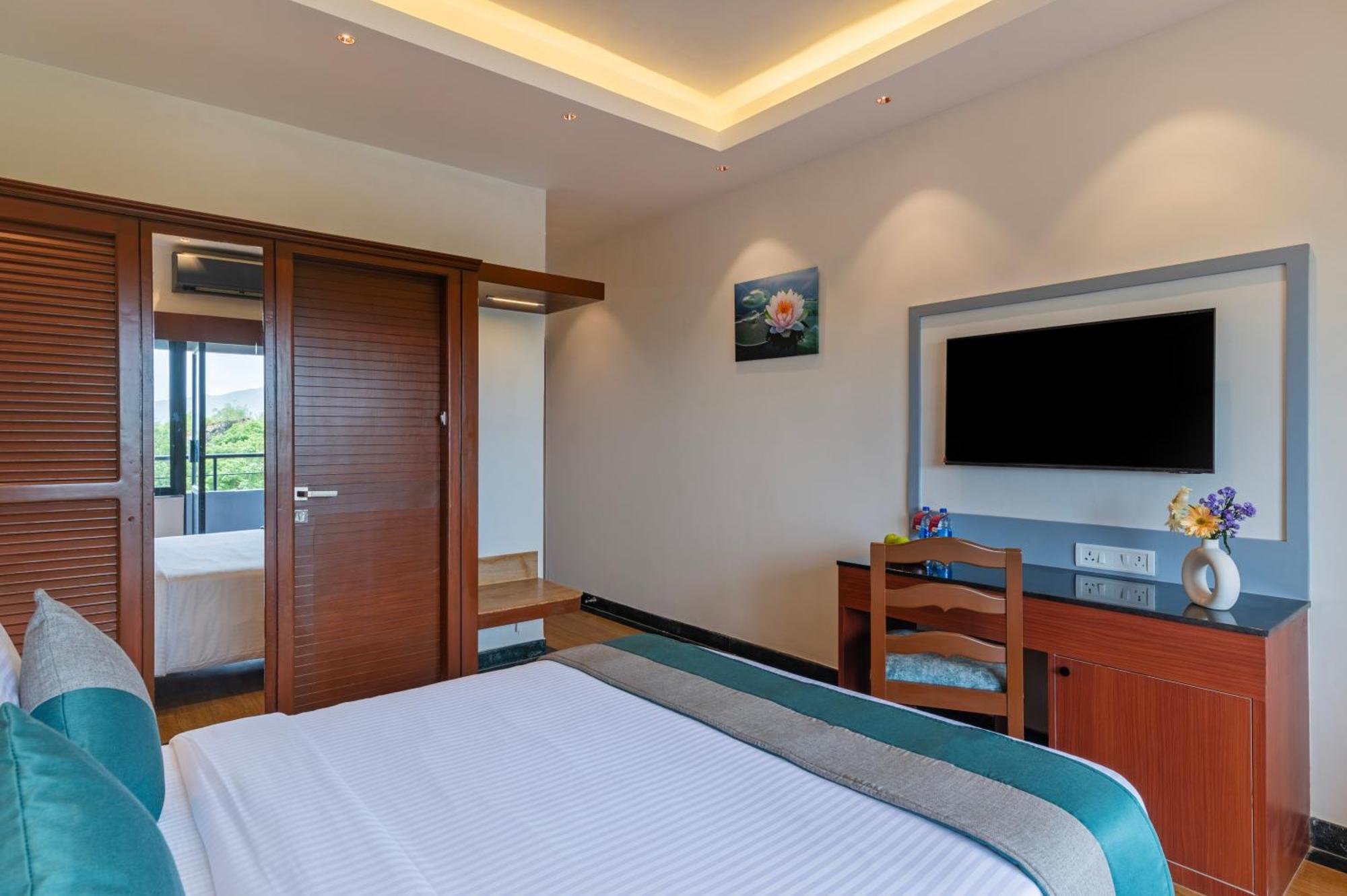 Sterling Karwar Hotel Exterior photo