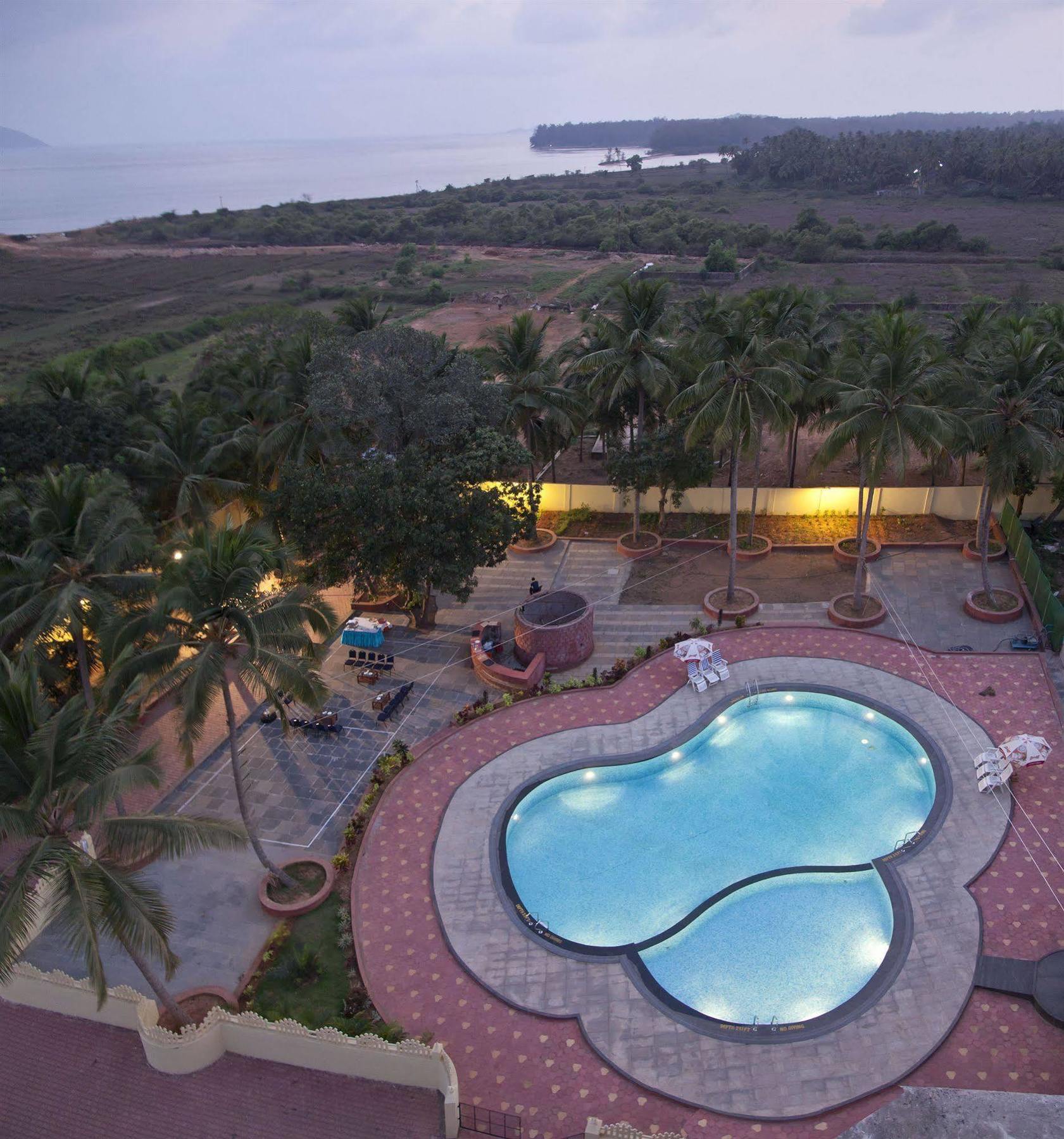 Sterling Karwar Hotel Exterior photo