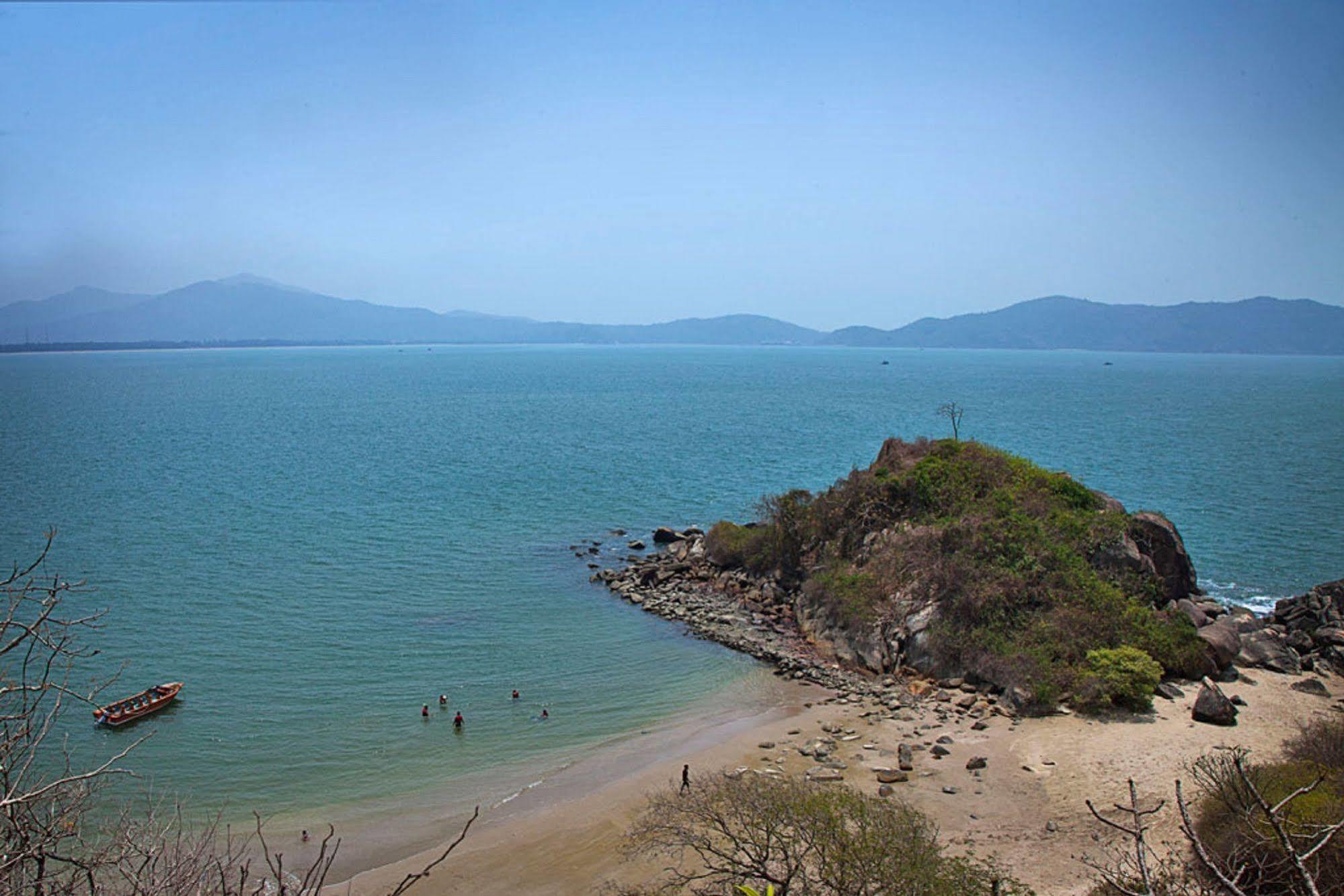 Sterling Karwar Hotel Exterior photo