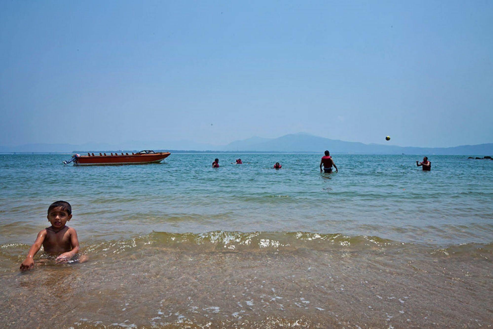 Sterling Karwar Hotel Exterior photo