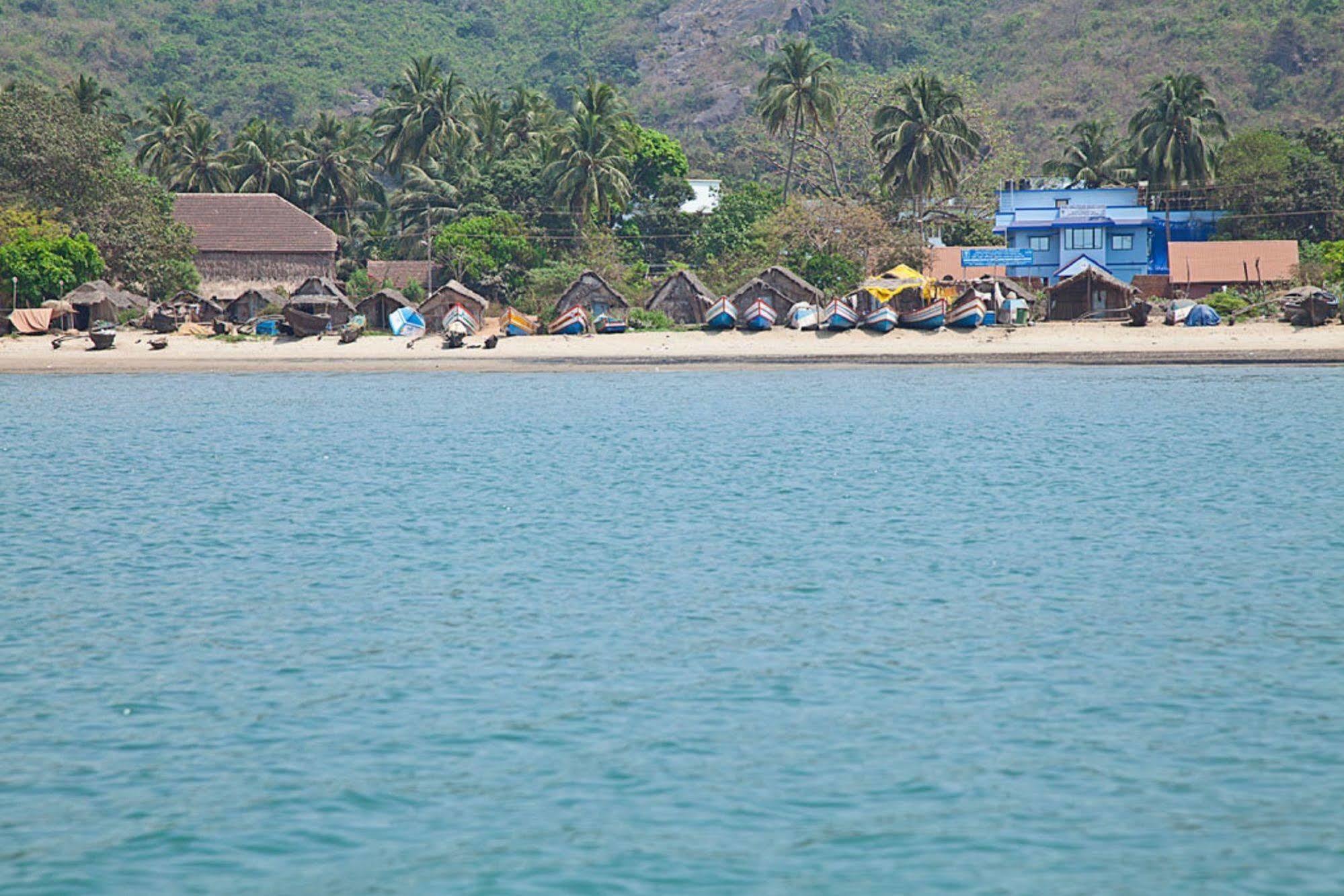 Sterling Karwar Hotel Exterior photo